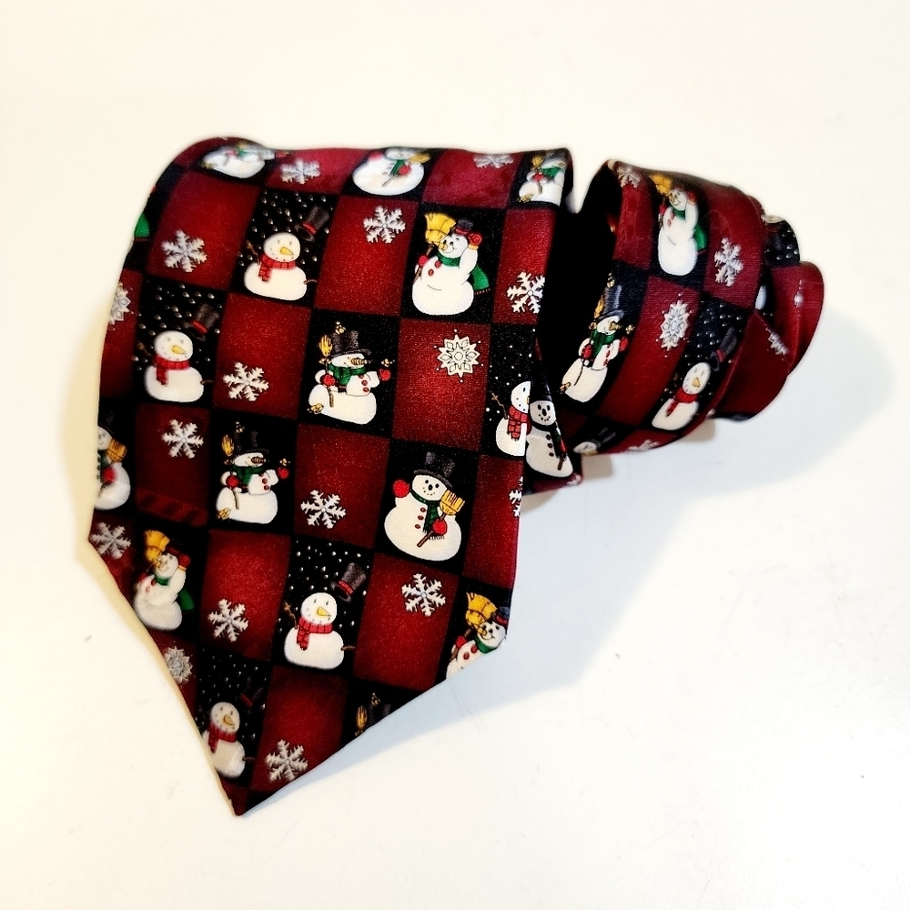 Yule Tie Greetings by Hallmark Licensing Christmas Hollidays Silk Tie
